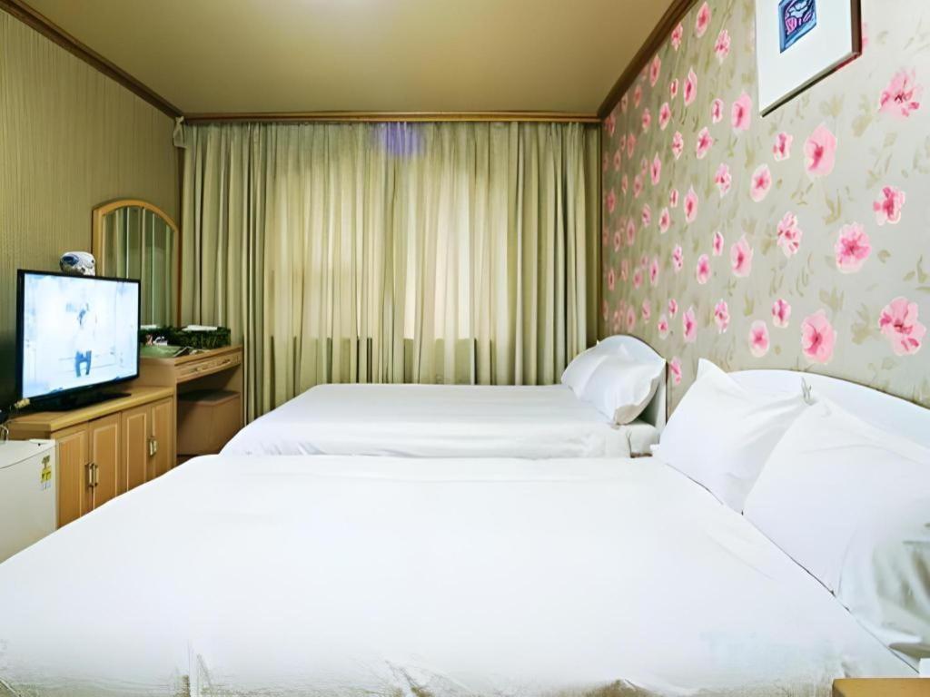 Emerald Hotel Jeju Dış mekan fotoğraf